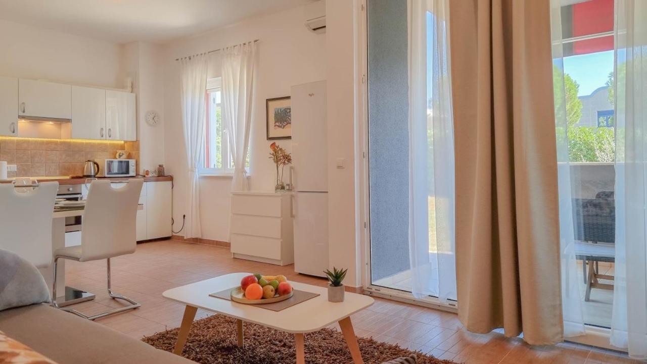 Апартаменти Lea Novigrad  Екстер'єр фото