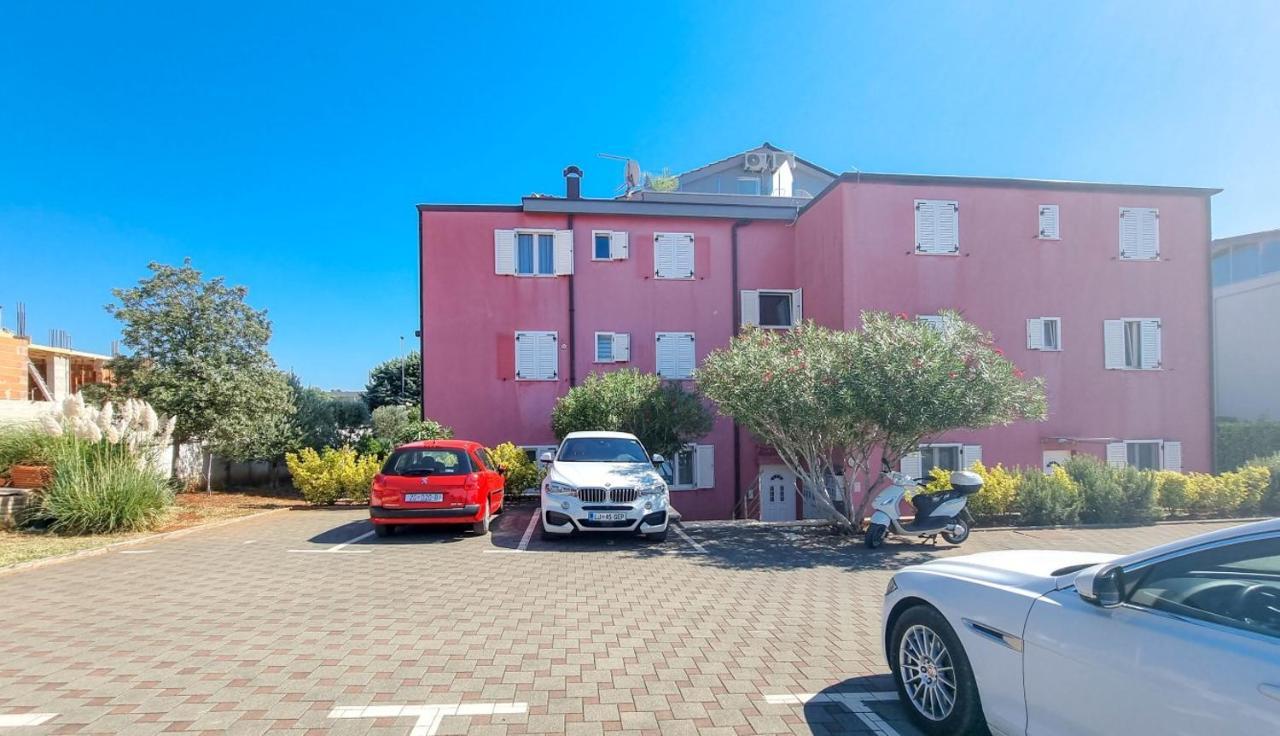 Апартаменти Lea Novigrad  Екстер'єр фото